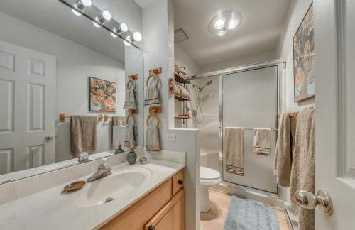 Cloudcroft Townhome on Golf Course with Deck! - Foto 17