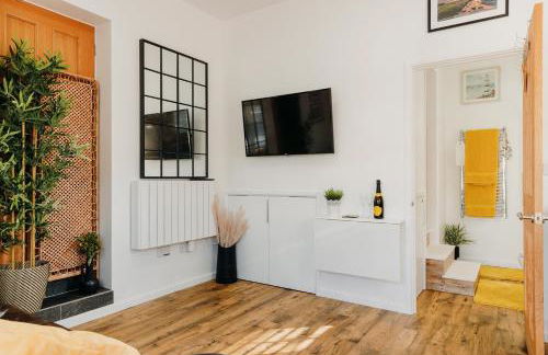 Superb Guest Suite in Caldicot with Parking - Foto 2