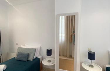 Marbella Beach Front Edificio Mayoral Centro Ciudad y Primera Línea Playa Muy Amplio y Espacioso - Foto 35