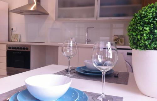 Superb Central Market Apt - Photo 6