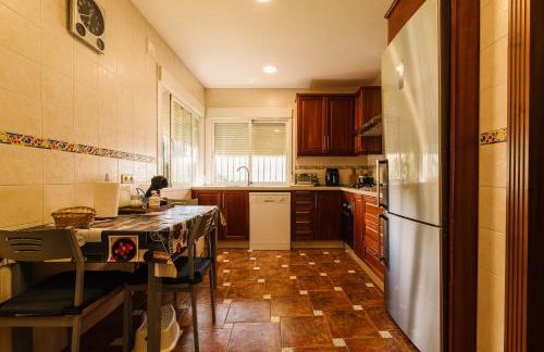 Precioso Chalet Atlántida solo familias - Foto 7