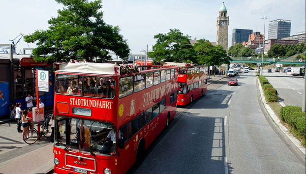À bord du bus touristique de Hambourg