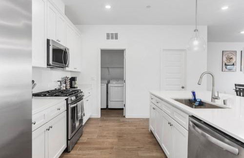 Serenity House- Newly Built, Peaceful Stay - Photo 8