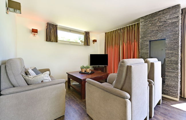 Chalet in Reutum With Sauna and Nature - Photo 1