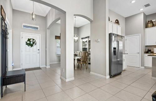 Beautiful Cape Coral Oasis! King Bed, BBQ, Heated Pool, PVT Yard & Much More! - Foto 11