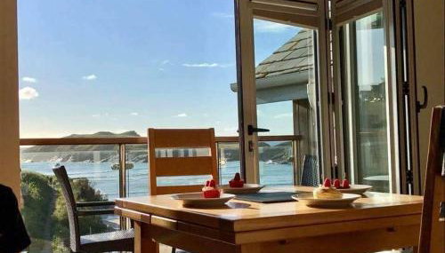 Porth Sands Beachfront Apartment - Foto 1