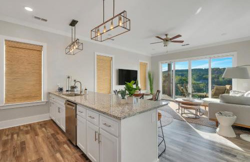 Mallard Pointe Unit 200- Luxury Condo- Conveniently Located! - Foto 7