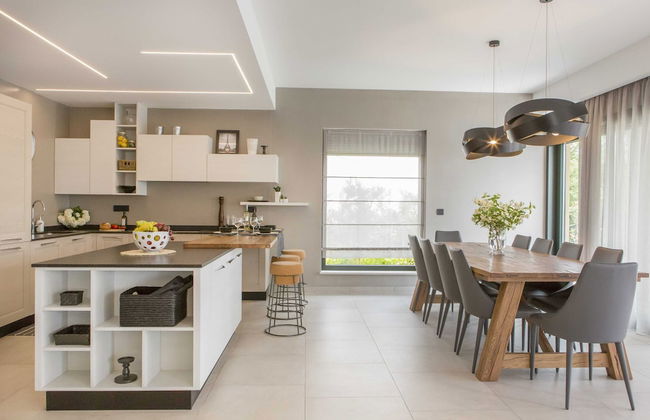 Spacious Villa With Private Pool and Jacuzzi in Porec - Foto 13