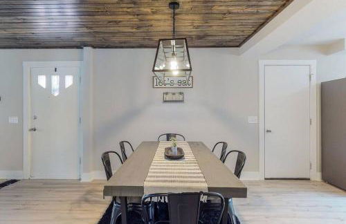 Steps to the HOF-Football Fans Dream Stay - Foto 24