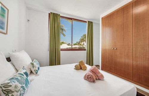 Villa Serena Marbella - Luxury villa with pool & sea views - Photo 31