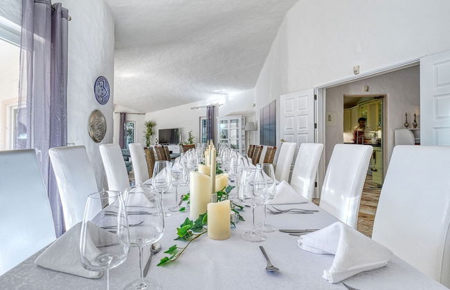 Golfinhos Magnificent Spacious 5 Bedroom Villa - Foto 45