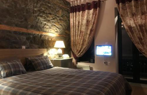 Δάφνη 1933, Λιθόχτιστο Αρχοντικό στο Βουνό - Foto 3