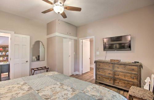 Family Home with Fire Pit, 2 Mi to Lake Access - Foto 17