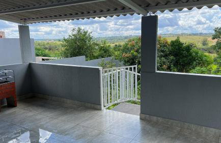 Linda casa em condomínio fechado - Foto 6