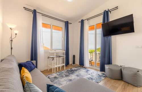 Coastal São Vicente Mountain & Sea View Hideaway with Free Parking - Foto 10