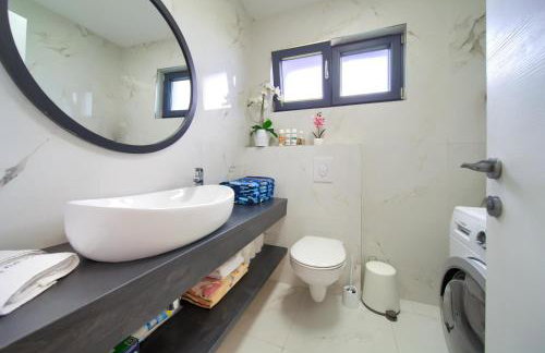 Villa LUMINOSA with outdoor and indoor pool and sauna - Foto 4