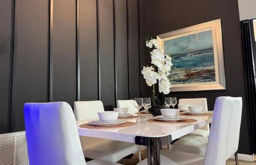 Near Disney, Private South Facing Pool, Star Wars Arcade Theater, 3 King Beds - Photo 33