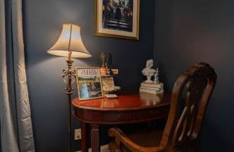 Wizard House + Hot Tub, Private Creek, Large Yard - Foto 21