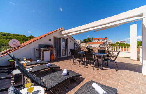 La Perla Apartments - Photo 54