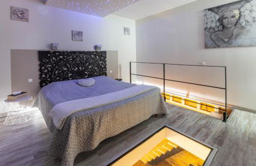 Au domaine des anges, 3 gîtes luxueux avec Jacuzzi privatif, sauna, mini-piscine, piscine extérieure chauffée en saison - Foto 31