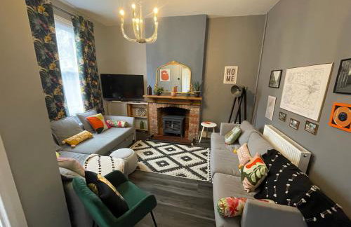 Victorian red-brick home in picturesque market town - Photo 18