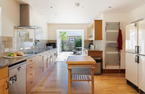 Rookley Farm Lodge Charming Manor Pool House with Heated Pool, Tennis Court & Gardens - Isle of Wight Rural Countryside Escape - Foto 13