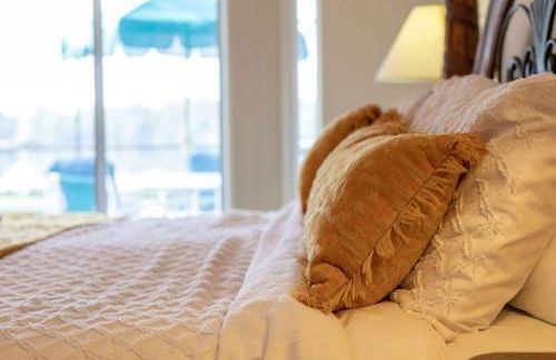 Beautiful Lake View Pool House Brand new Hot Tub - Foto 45