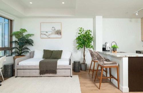 Upscale Penthouse with Gym Parking near MGH TUFTS - Photo 11