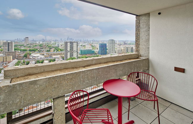 Striking One-bedroom Apartment Vibrant Poplar - Foto 2