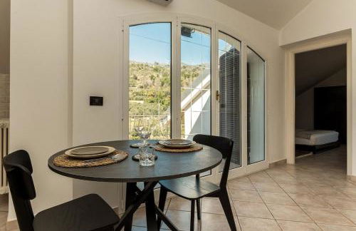 Kejani attic apt Scenic Views, Lux bath, Fast Wi-fi - Foto 14