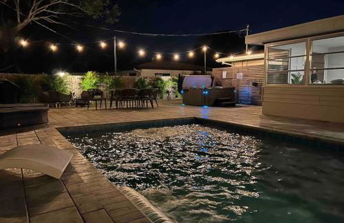 The Wisteria Oasis With heated pool and hot tub - Foto 38