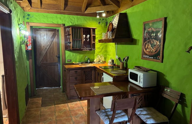 Oasis Hill Botanical Garden - Foto 25