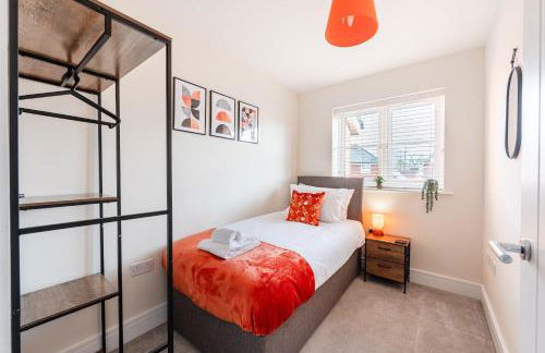 4 Bed, 3 Bath in Colchester - Business, Contractor and Leisure - Singles or Superkings - Disc0unts - Foto 8