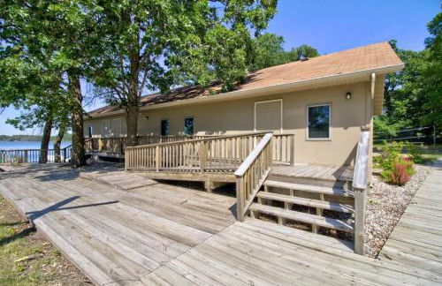 Tranquil Beauty at Spitzer Lake Nature Escape - Foto 12