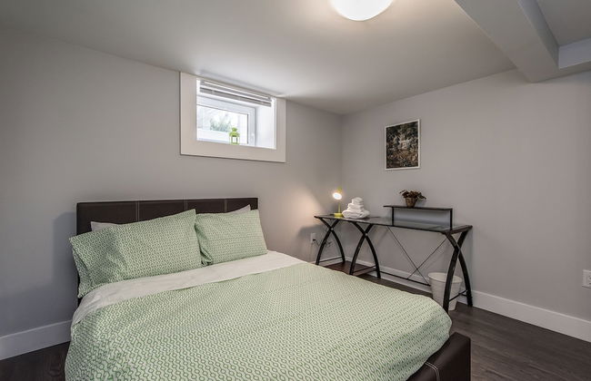 Spacious DAL & Downtown Apartments - Photo 5