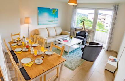 Eleonoras Ferienwohnung in Würzburg Stadt am Park mit Balkon inklusive eigenen Parkplätzen vor der Tür - Foto 1