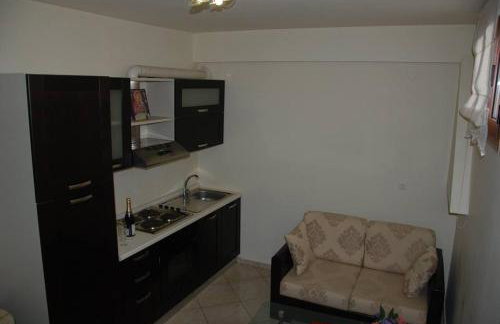 Nikos Apartments - Photo 13