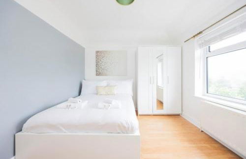 4 Bed , Monthly & Weekly Offers , Ideal For Contractors , Relocation & Leisure Stays - Photo 14