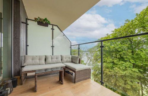 Stylish Apartment by the Lake with Balcony in Zegrze by Noclegi Renters - Foto 23