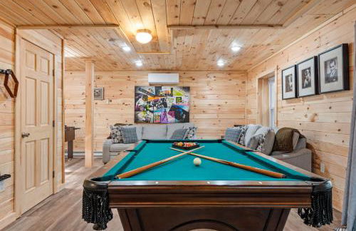 Cozy Cinema Cabin - Hot Tub and More - Foto 50