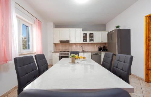 Holiday House Laetitia with pool - Foto 34