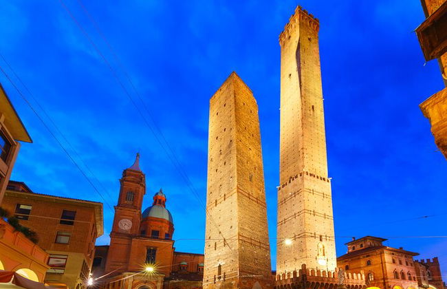 Tour notturno privato di Bologna con guida locale più votata - Foto 1