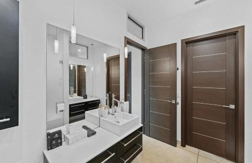 Floral City Oasis - Pool, BBQ Area & Forest View - Foto 22