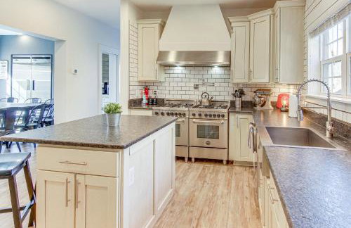 Family Holiday Retreat! Mtn-View Blue Ridge Home - Foto 13