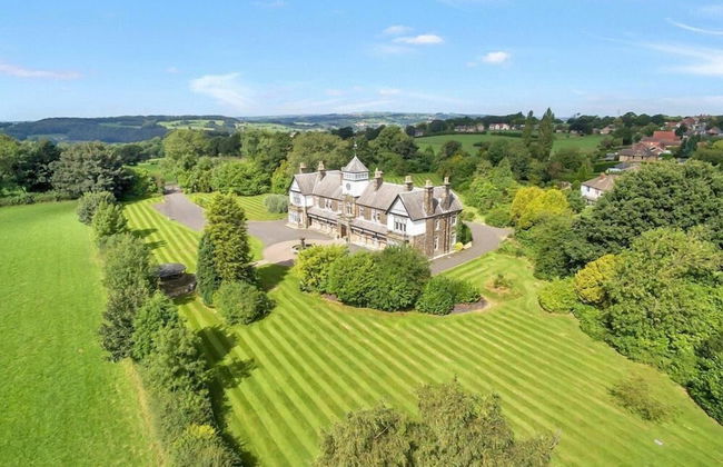 Peak Manor - Photo 16