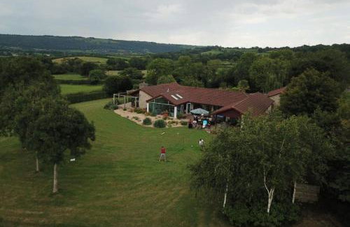 Kingsley Lake View & Paddocks - A group retreat with hot tub, sports bars & spectacular lake views in the Mendip Hills AONB - Foto 69