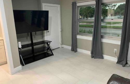 Apartment in Daytona Beach 1BR 1Bath Centrally Located - Photo 8