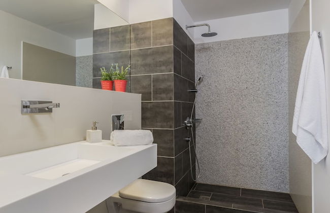 Electra Beachfront Villa - Photo 48