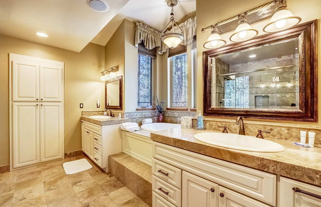 Stunning Forest Retreat - Walk to Upper Truckee River! - Foto 22