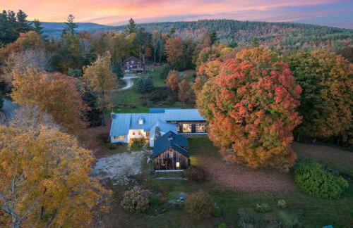 Modern Lux Cabin w Mtn Views and Fire Pit - Foto 16